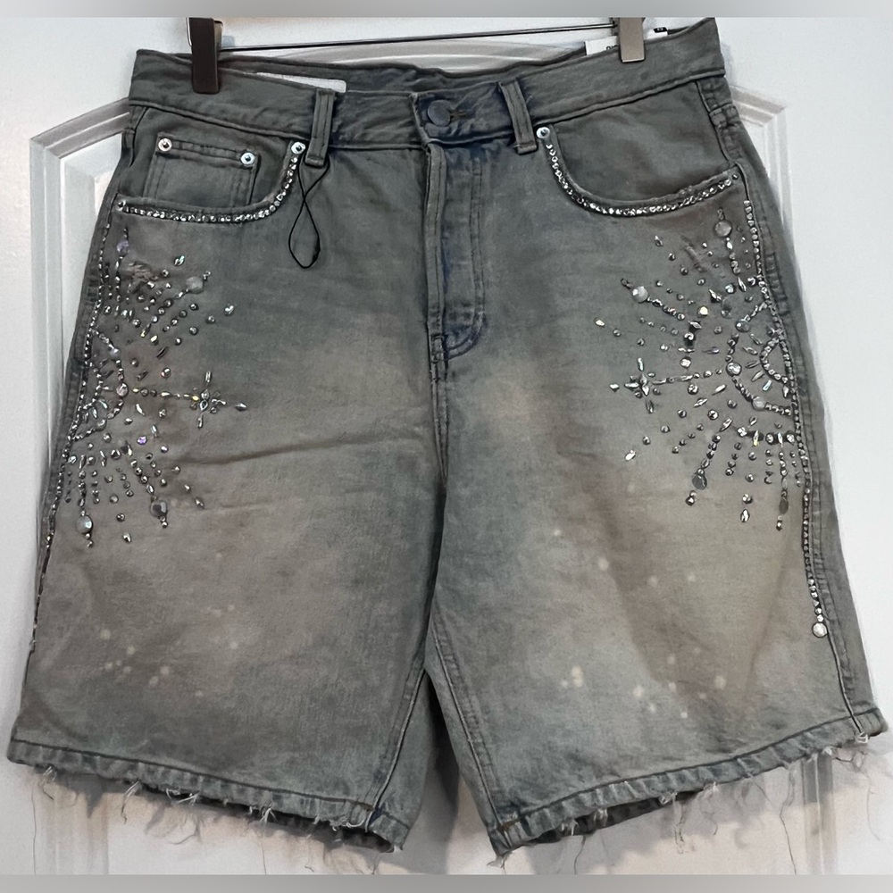 NWT Zara Distressed Bedazzled Jean Shorts, Light Gray, 32